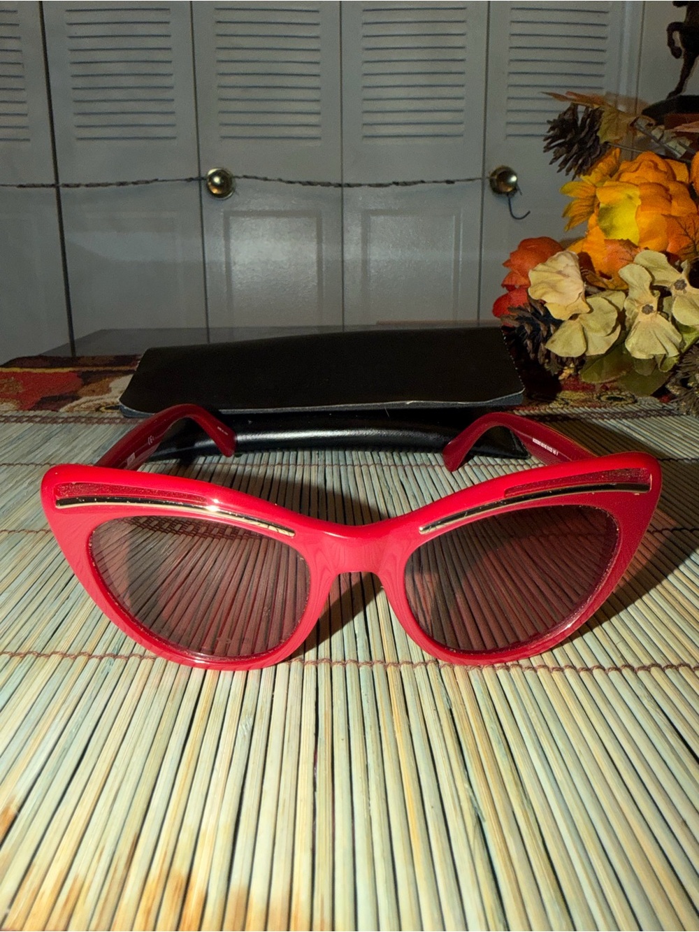 Mooching Women’s Cat Eye Pink Sunglasses - Elegant Retro Style - Picture 2 of 9